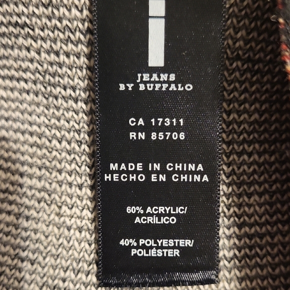 Geometric Patterned Shawl - Picture 5 of 7